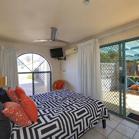 Golden Cane Bed & Breakfast Bargara Exterior foto